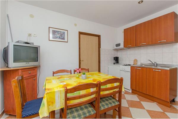 Apartment A4, for 5 persons