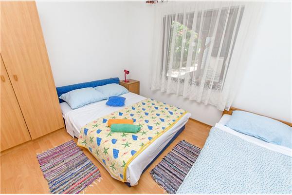 Apartment A5, for 5 persons
