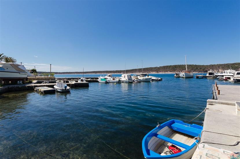 Apartments Near the sea Barbat