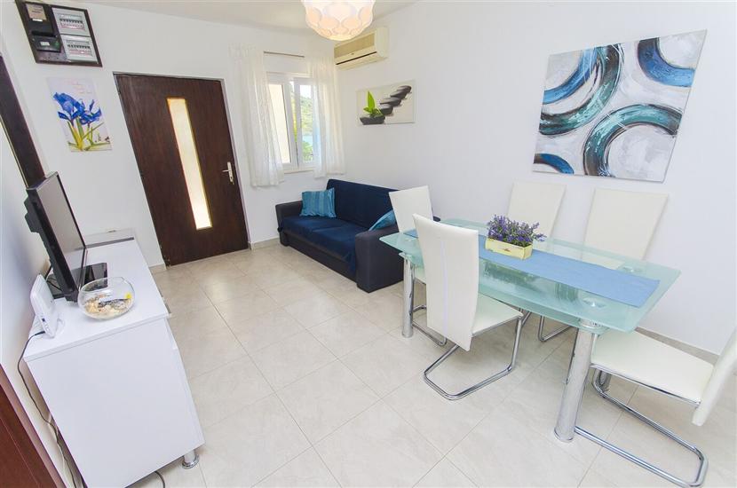 Apartment A1, for 5 persons