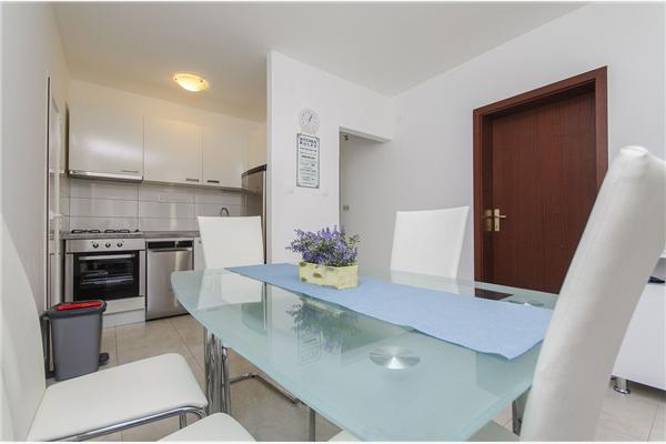 Apartment A1, for 5 persons