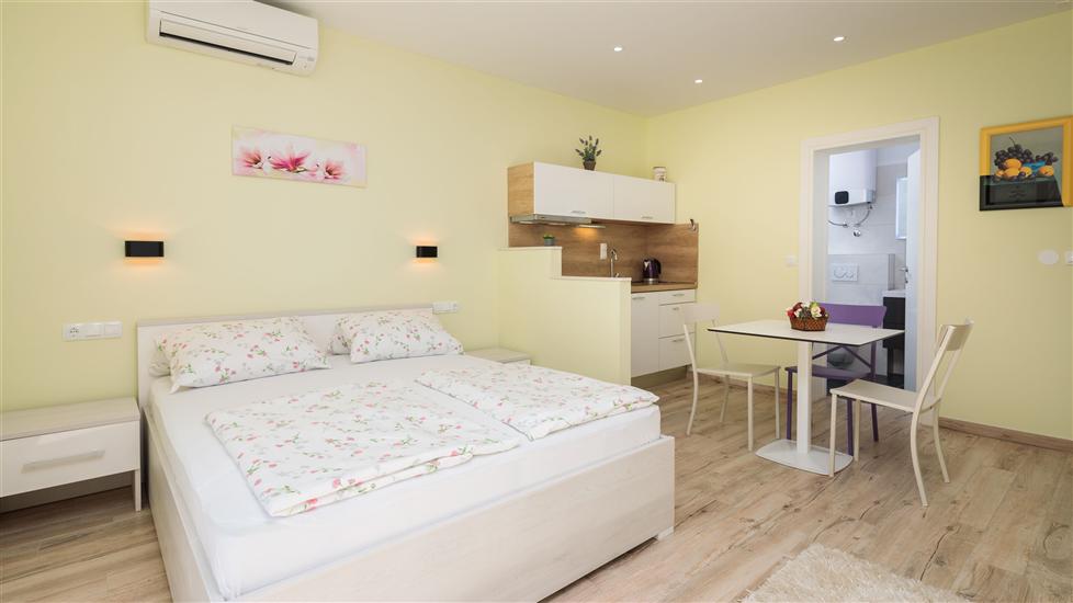 Apartment A2, for 3 persons