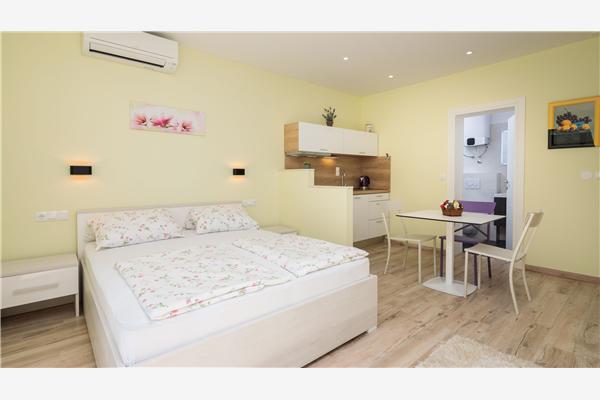 Apartment A2, for 3 persons