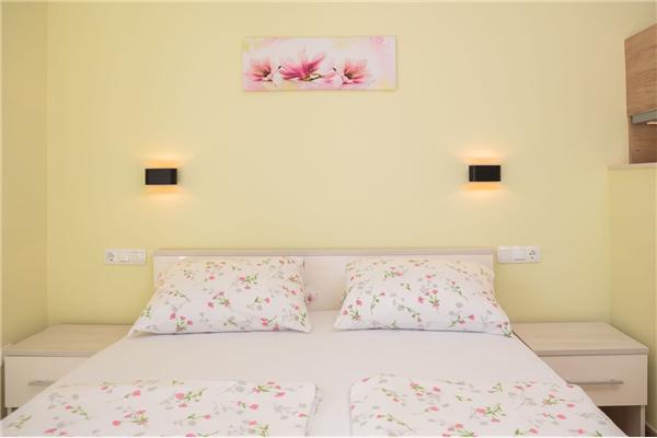 Apartment A2, for 3 persons