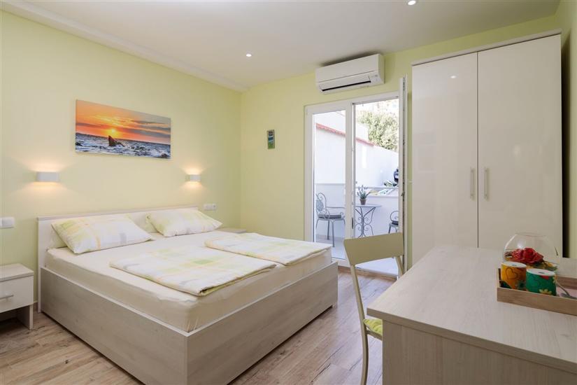 Room S3, for 2 persons