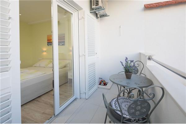 Room S3, for 2 persons