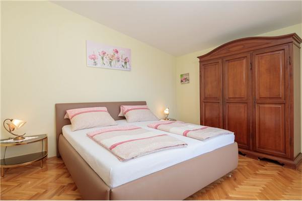 Apartment A4, for 4 persons
