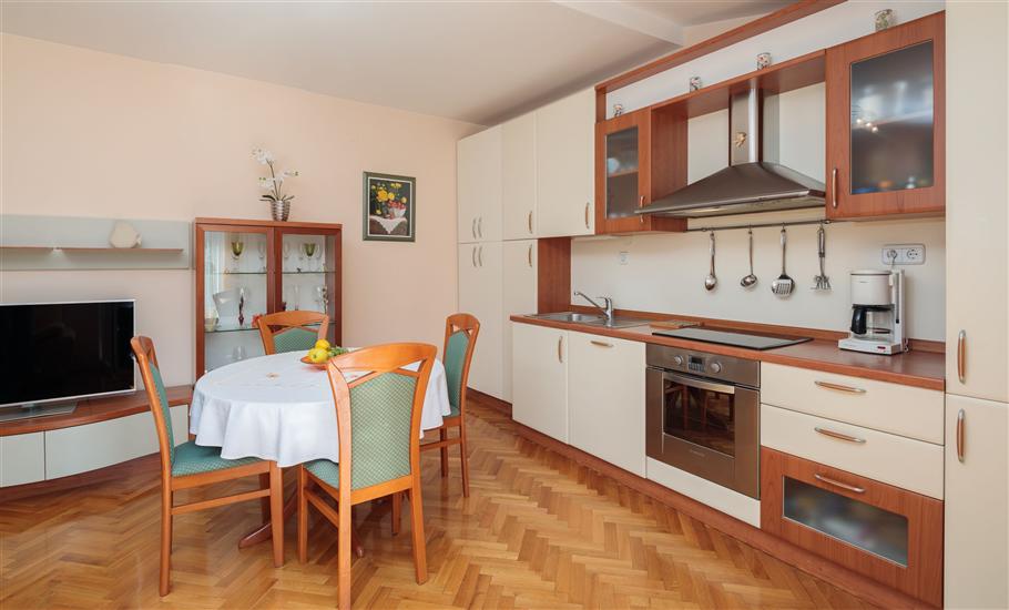 Apartment A4, for 4 persons
