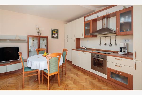Apartment A4, for 4 persons