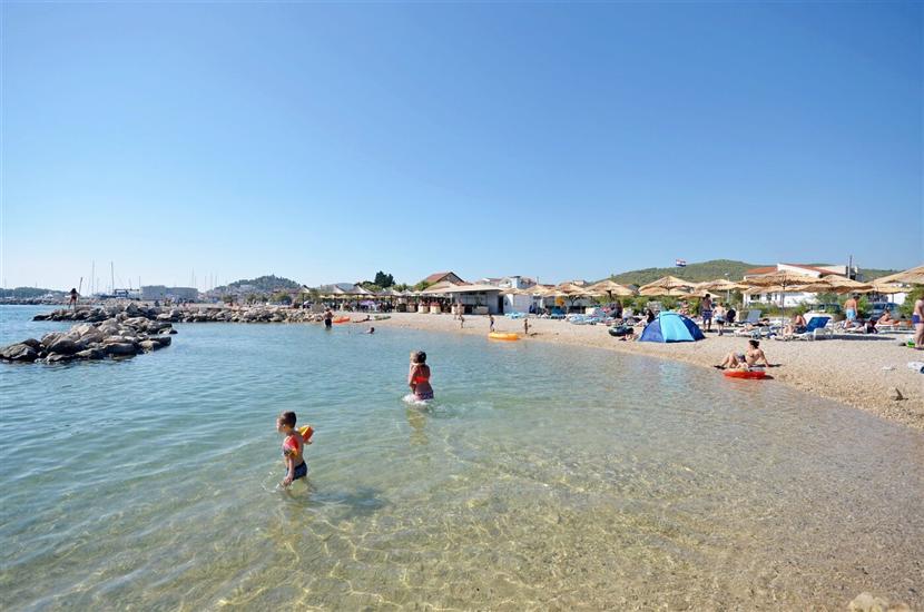 Apartmaji Mila Family & Pool Apartments