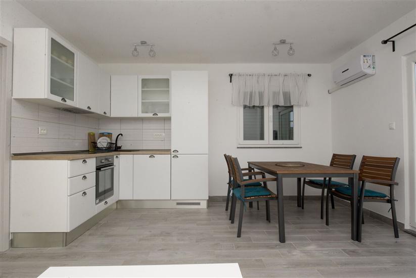 Apartment A1, for 6 persons