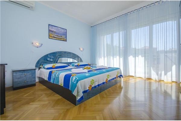 Apartment A3, for 9 persons