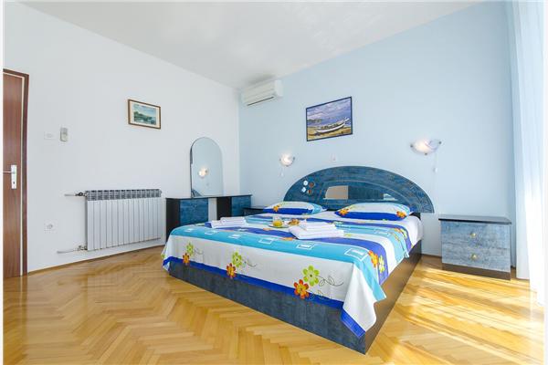 Apartment A3, for 9 persons