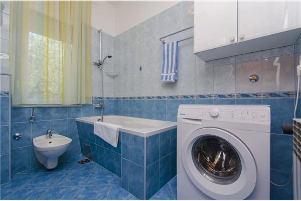 Apartment A3, for 9 persons