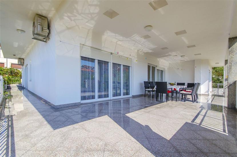 Apartment A3, for 9 persons