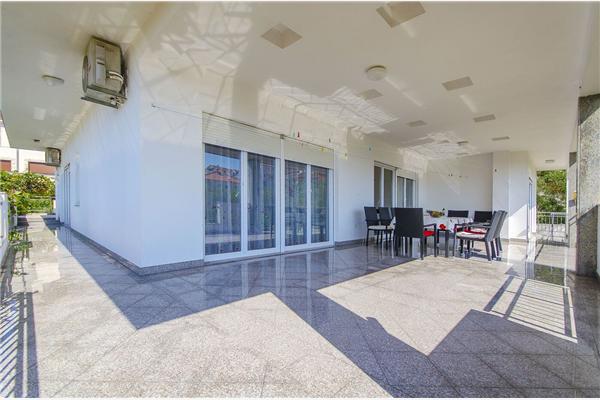 Apartment A3, for 9 persons