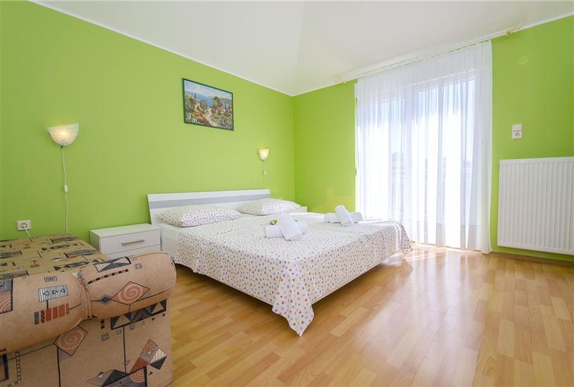 Apartment A1, for 5 persons
