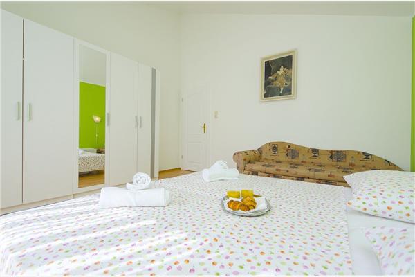 Apartment A1, for 5 persons