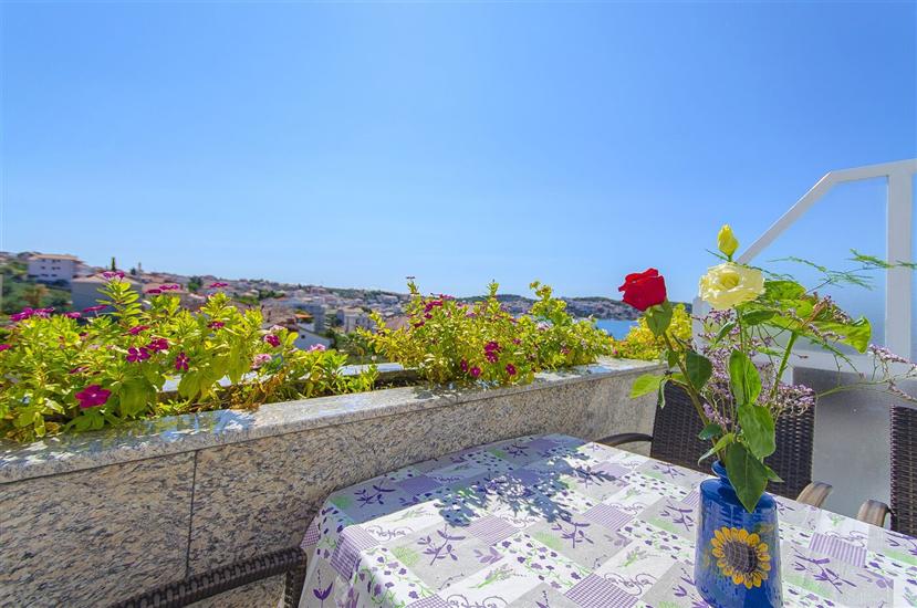 Apartment A1, for 5 persons