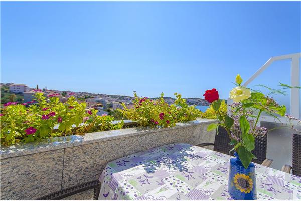 Apartment A1, for 5 persons