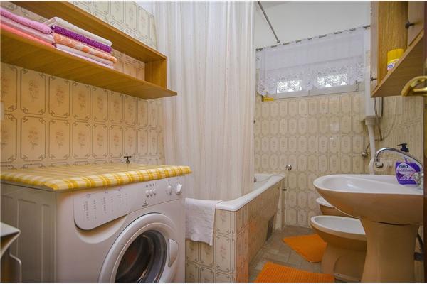 House K1, for 12 persons