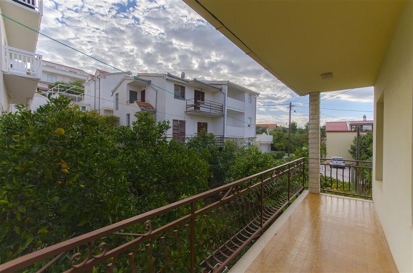 House K1, for 12 persons