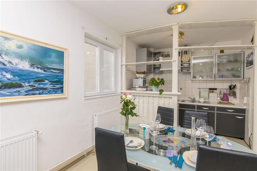 Apartment A3, for 6 persons