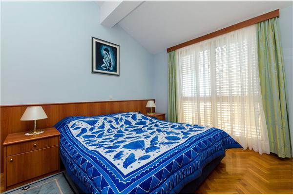 Room S10, for 2 persons