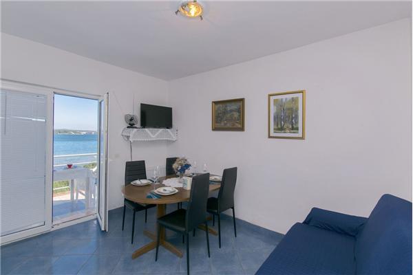 Apartment A2, for 6 persons