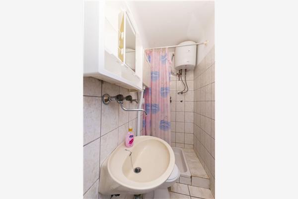 Apartment A2, for 6 persons