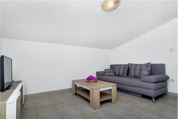 Apartment A9, for 7 persons