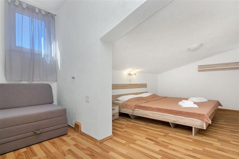 Apartment A9, for 7 persons