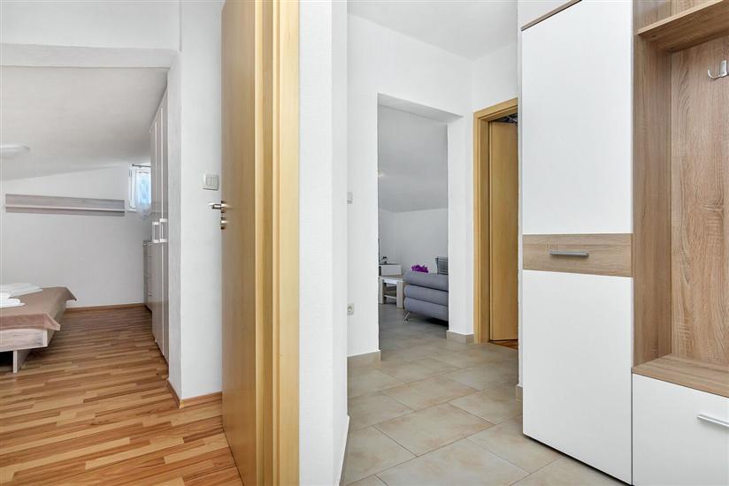 Apartment A9, for 7 persons