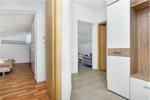 Apartment A9, for 7 persons