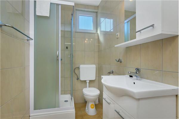 Apartment A9, for 7 persons