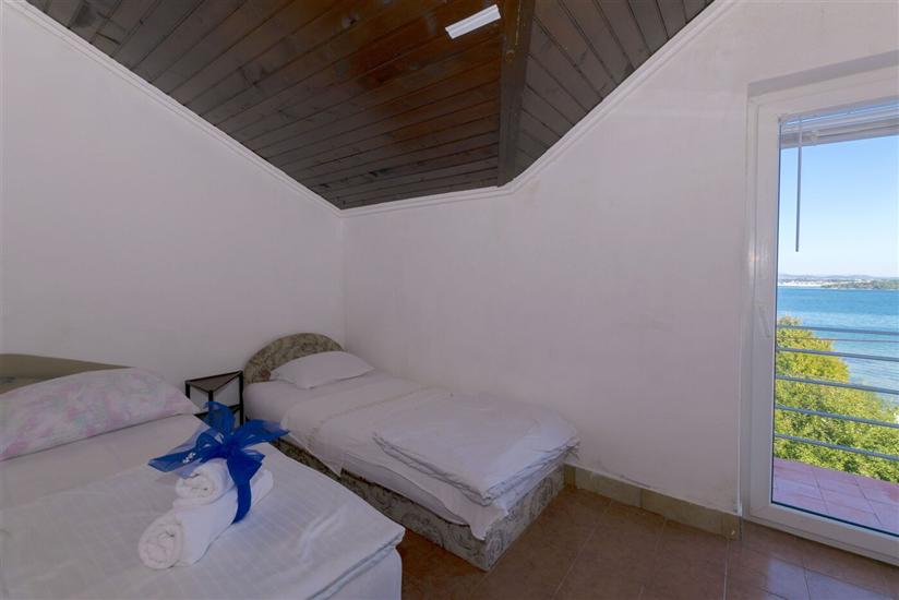 Apartment A4, for 5 persons