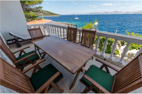 Apartment A1, for 7 persons