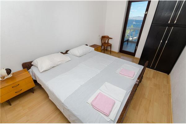 Apartment A1, for 7 persons