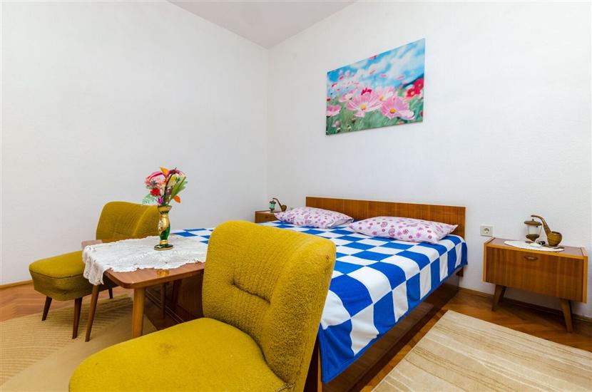 Apartment A2, for 5 persons