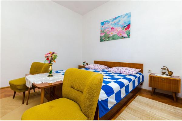 Apartment A2, for 5 persons