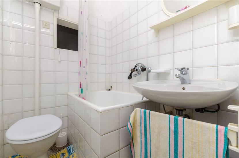 Apartment A2, for 5 persons