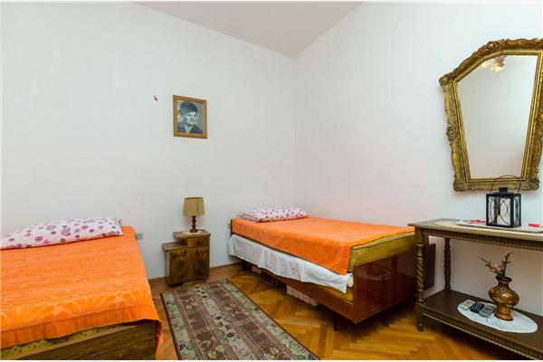 Apartment A2, for 5 persons