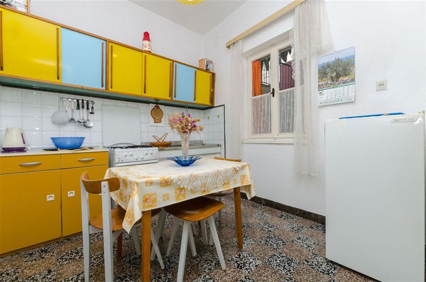Apartment A2, for 5 persons