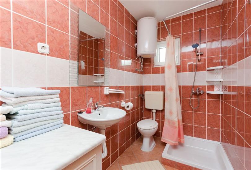 Apartment A2, for 5 persons