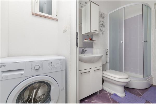 Apartment A2, for 6 persons