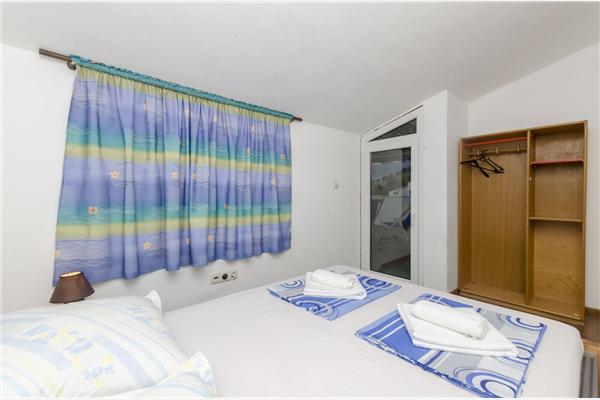 Apartment A2, for 6 persons