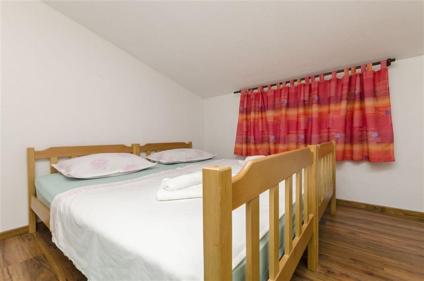 Apartment A2, for 6 persons