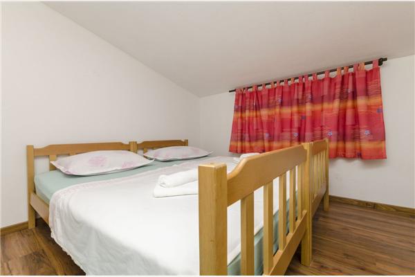 Apartment A2, for 6 persons