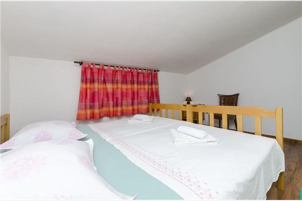 Apartment A2, for 6 persons