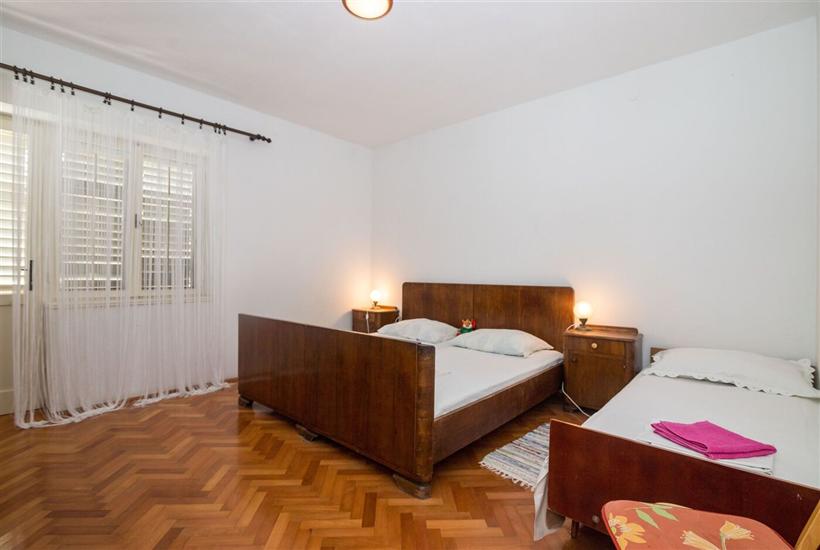 Apartment A1, for 7 persons